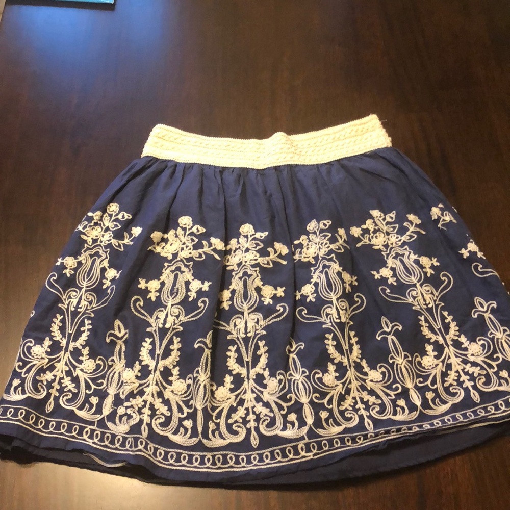 Metro wear Embroidered skirt